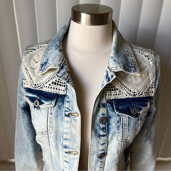 Select Women Short Denim Jackets Lace Combo Jackets | Size: S - Picture 4 of 8